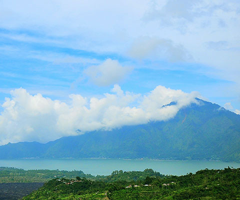 バリ島随一の景勝地として有名なキンタマーニ高原