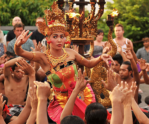 バリ島らしさを感じられる伝統的な舞踊